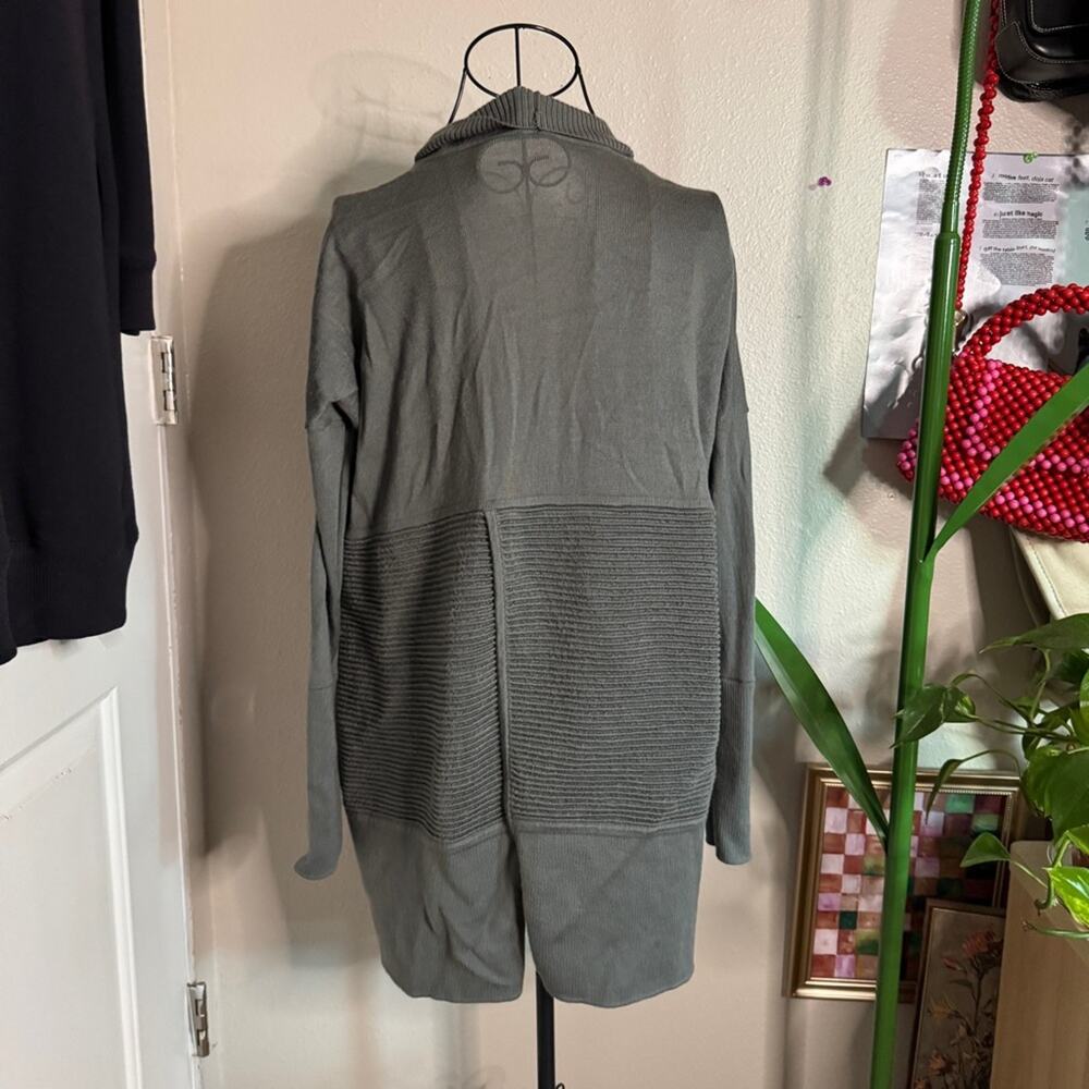 Lululemon Sit In Lotus Wrap II Medium Gray - Picture 7 of 9